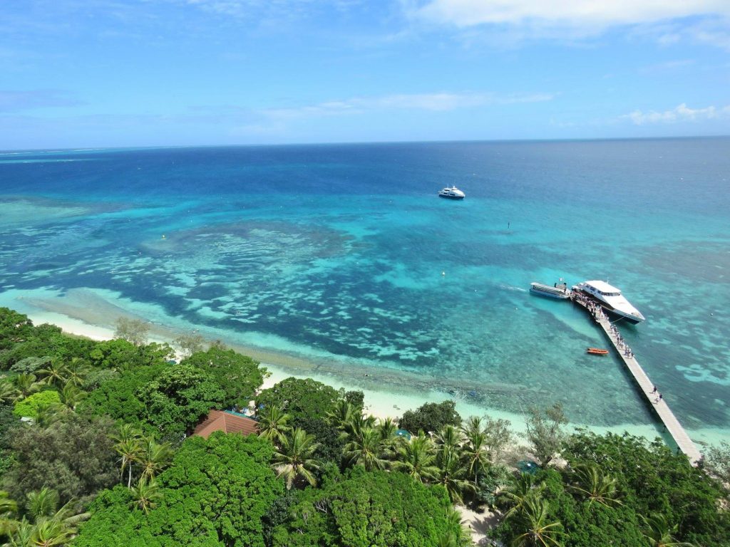 Paysage de bord de mer dans le Pacifique - photo d'illustration, monteur Girardin INFI