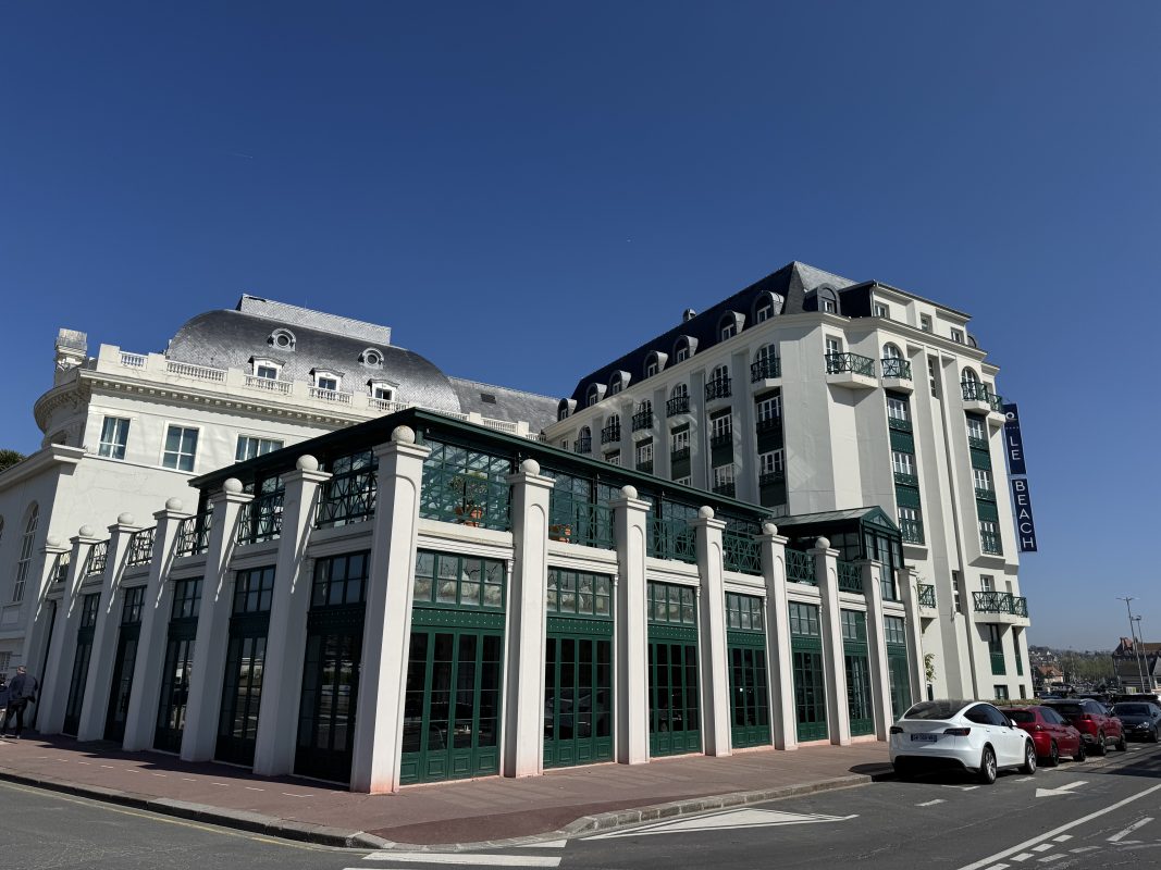 Le Beach Hôtel - programme immobilier neuf TROUVILLE SUR MER (14) - lme