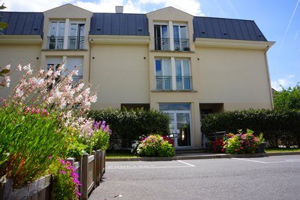 La Villa des Aînés - programme immobilier neuf BONNIERES SUR SEINE (78) - Résidence Médicalisée